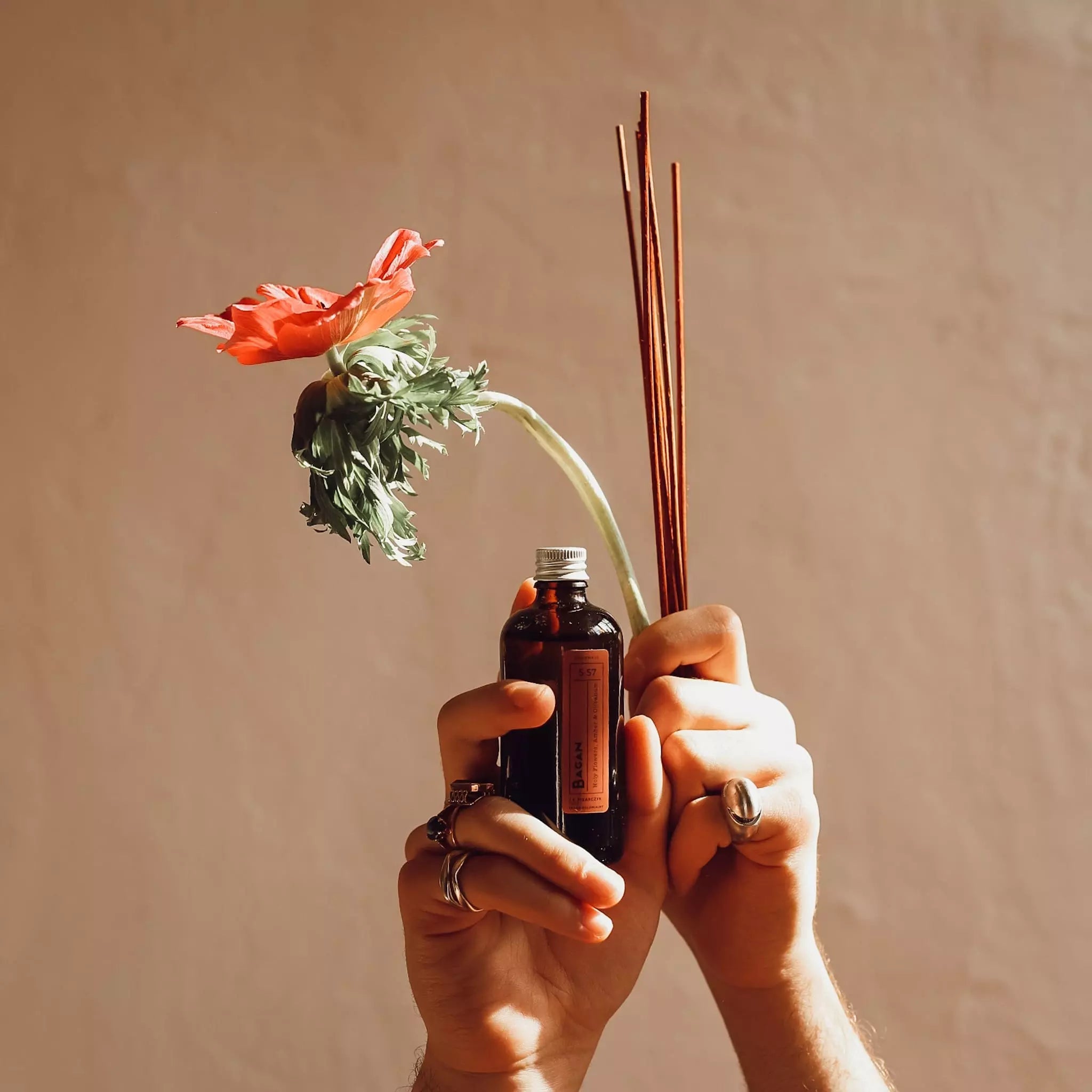 BAGAN 5:57 Holy Flowers, Amber & Olibanum Naturalny Dyfuzor Ratanowy- kolekcja Travels JF Pisarczyk 1925