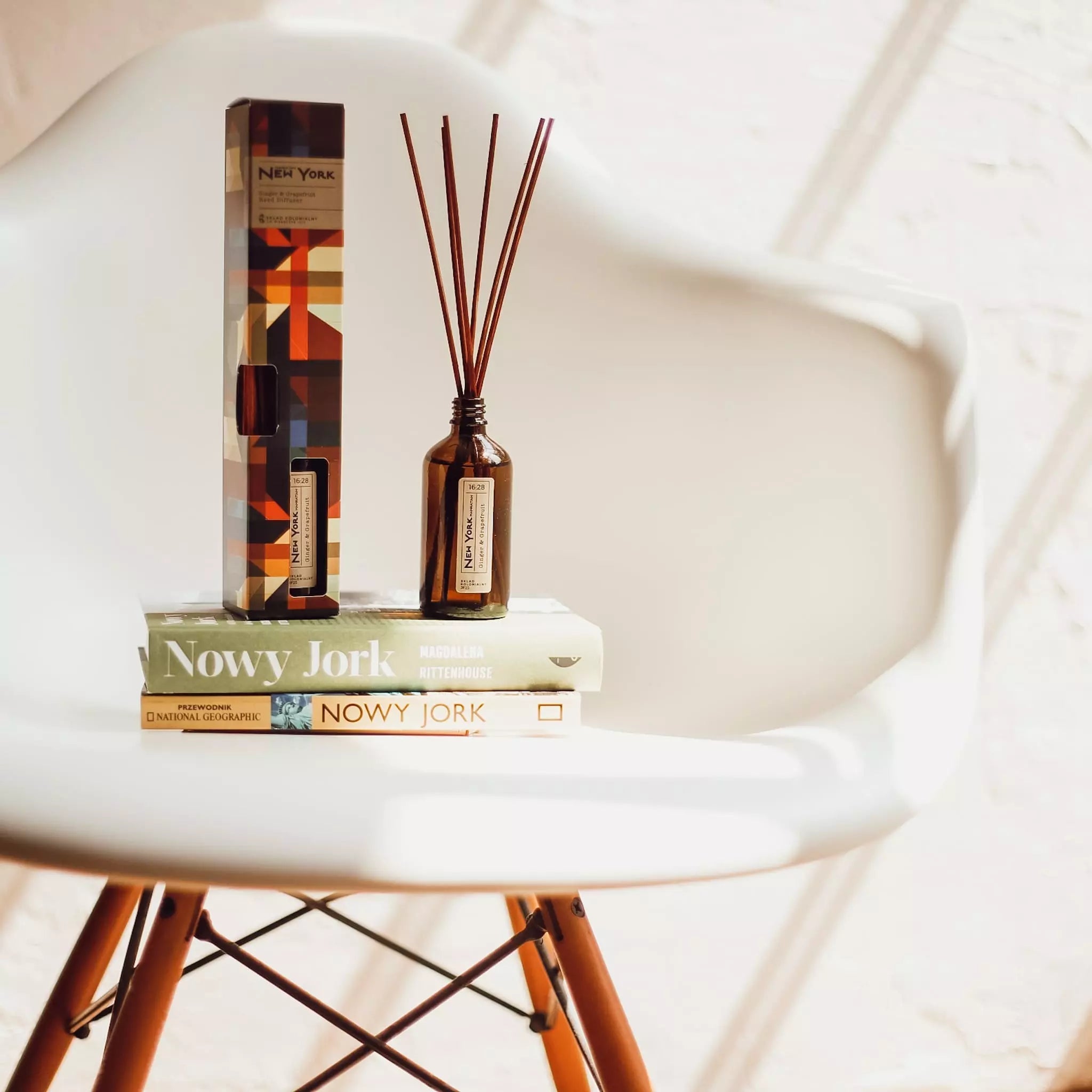 NEW YORK 16:28 Ginger & Grapefruit Naturalny Dyfuzor Rattanowy - Kolekcja Travels JF Pisarczyk 1925