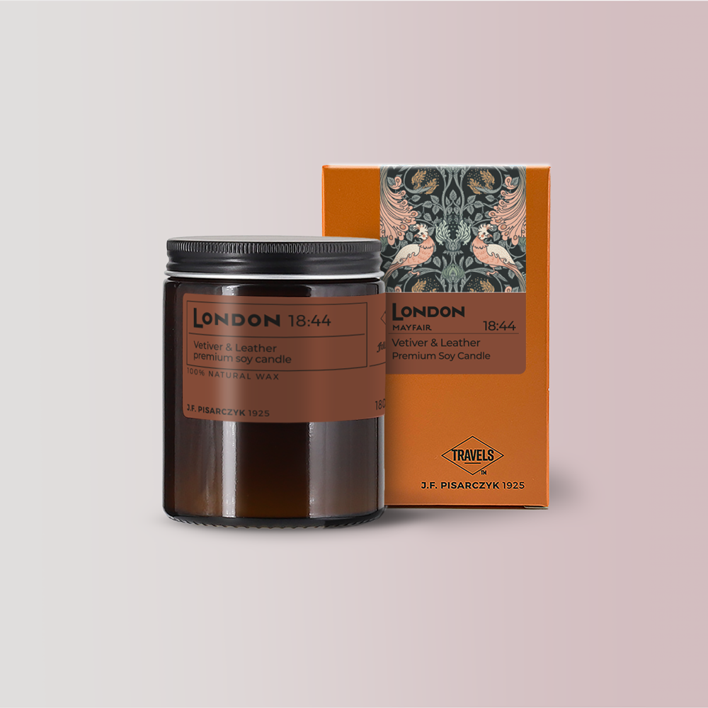 LONDON 18:44 Vetiver & Leather - Świeca sojowa premium - Kolekcja Travels