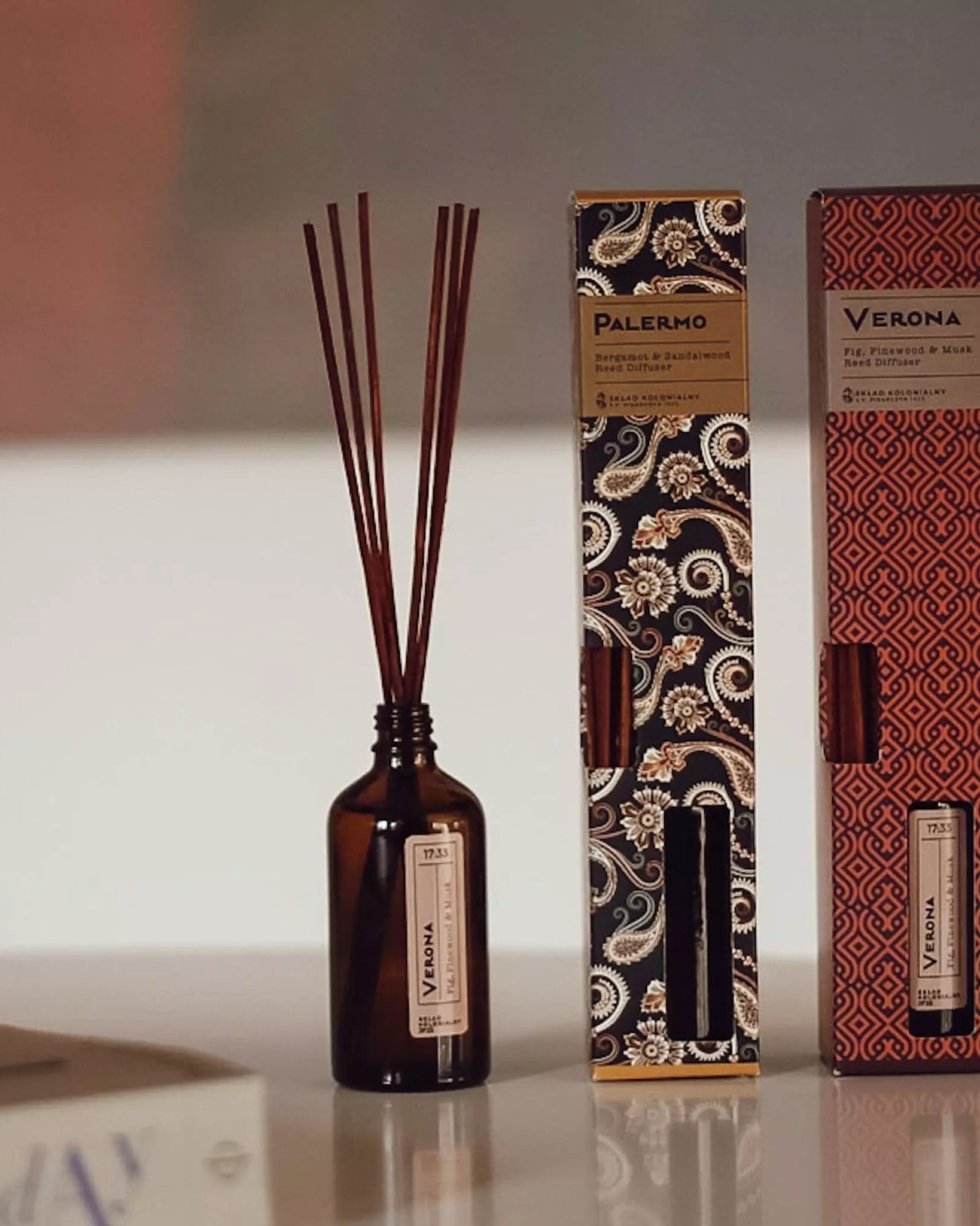 VERONA 17:33 Fig, Pinewood & Musk Dyfuzor Rattanowy - Kolekcja Travels