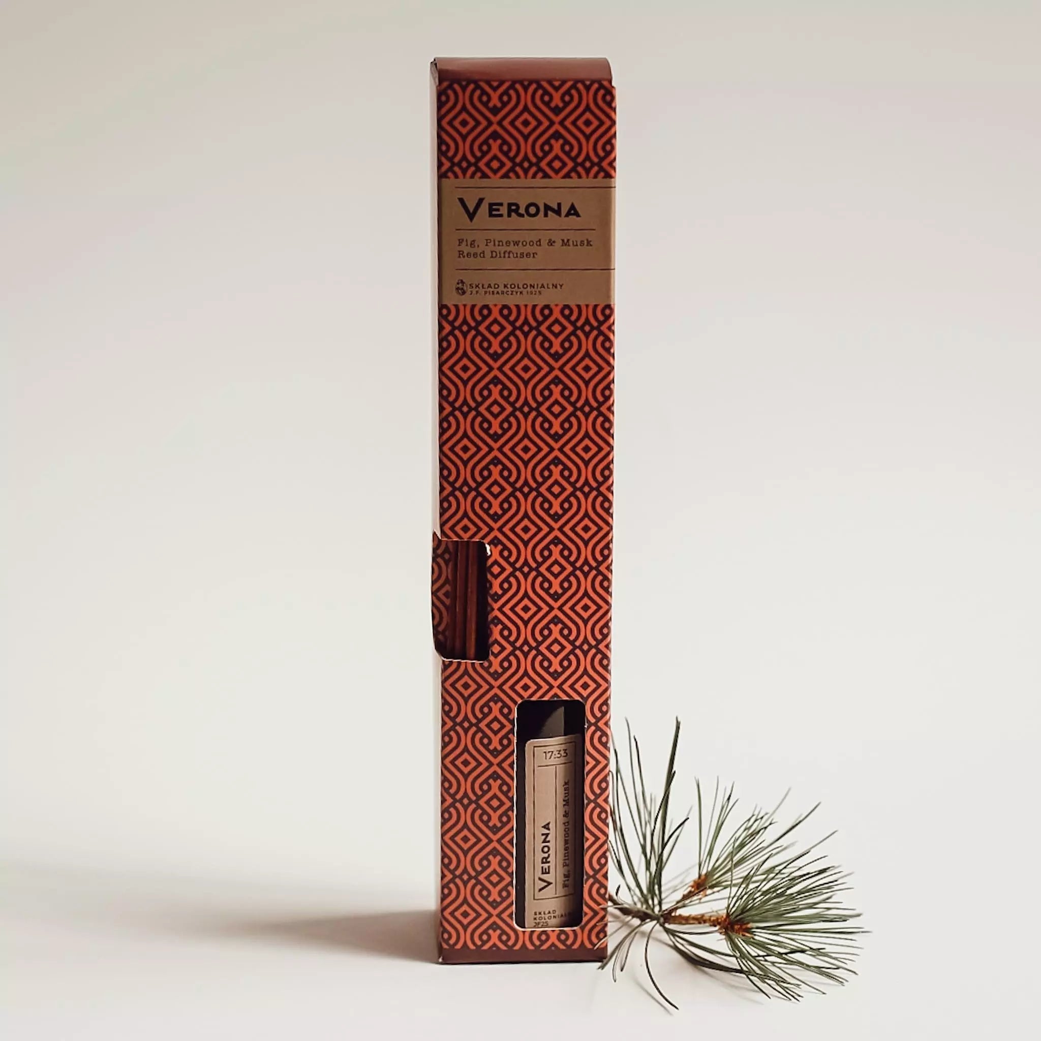 VERONA 17:33 Fig, Pinewood & Musk Naturalny Dyfuzor Rattanowy - Kolekcja Travels JF Pisarczyk 1925