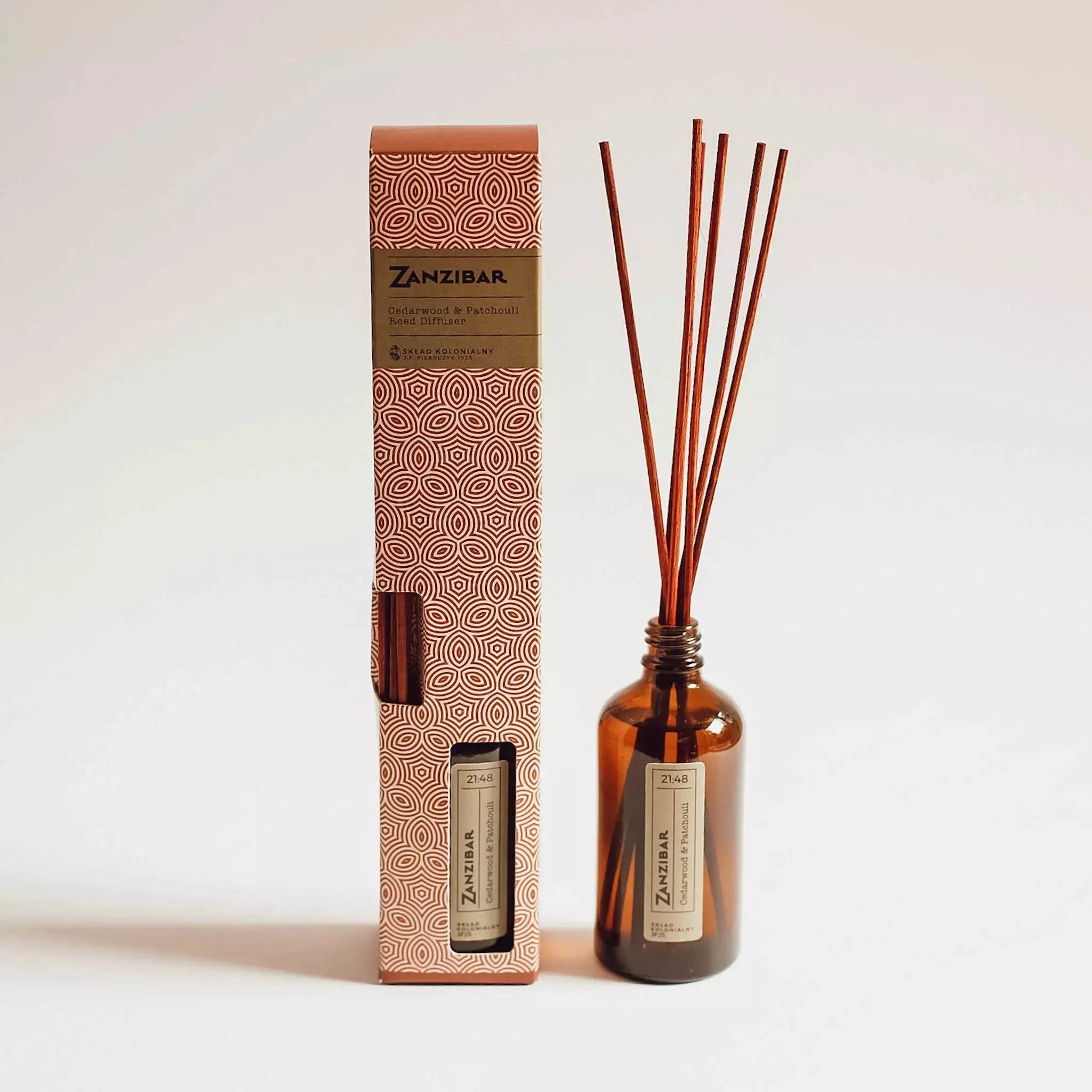 ZANZIBAR 21:48 Cedarwood & Patchouli Naturalny Dyfuzor Ratanowy- kolekcja Travels JF Pisarczyk 1925