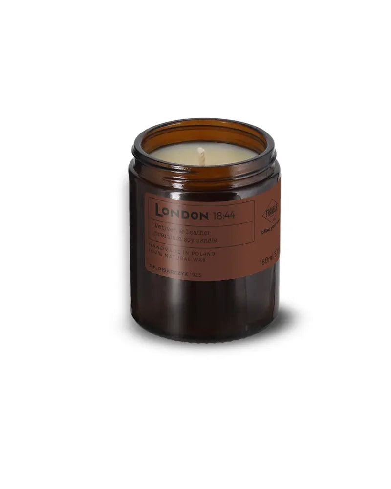 LONDON 18:44 Vetiver & Leather - Świeca sojowa premium - Kolekcja Travels