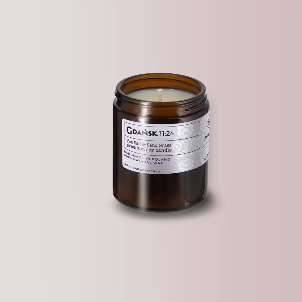 GDAŃSK 11:24 Sea Salt & Sand Grass - Świeca sojowa premium - Kolekcja Travels