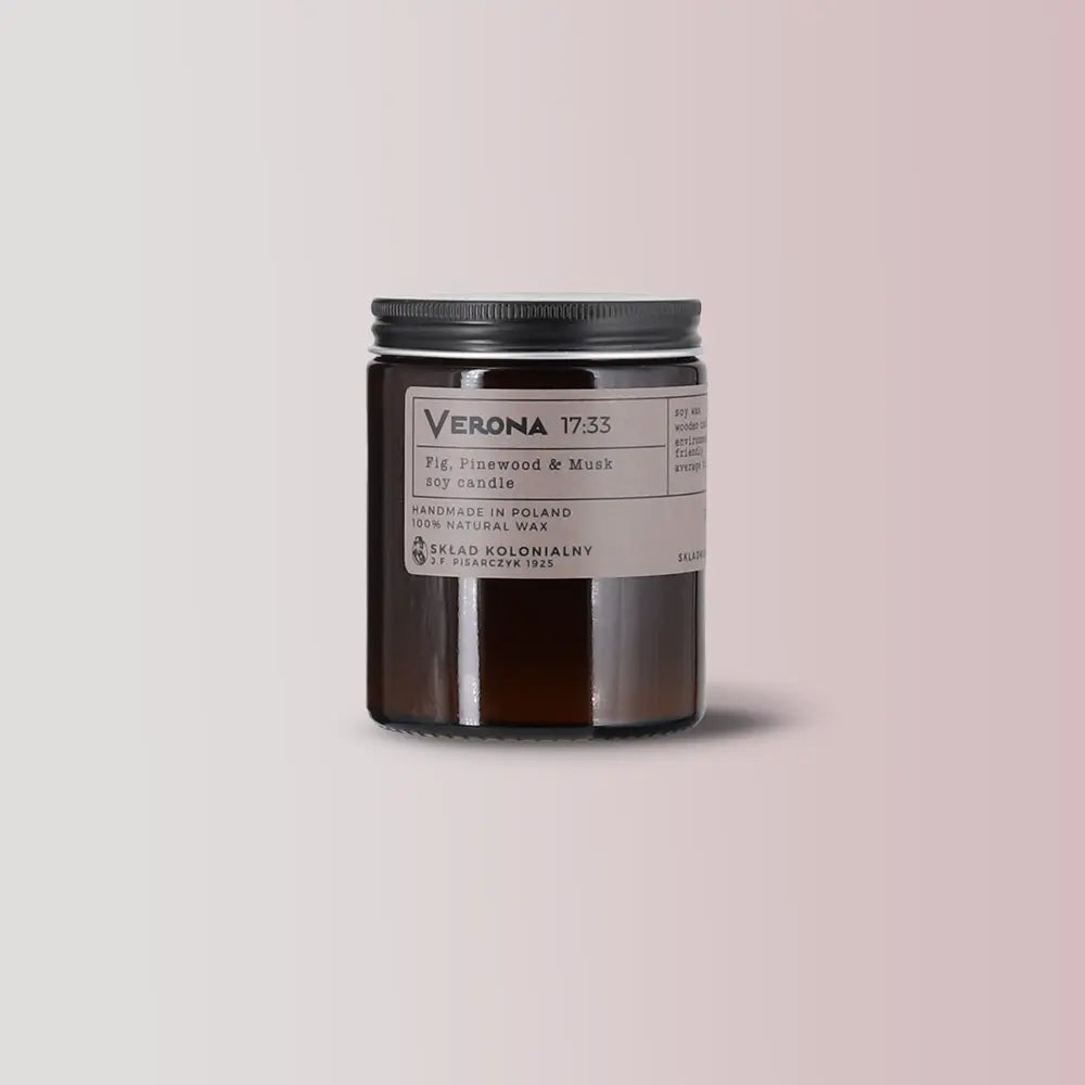 VERONA 17:33 Fig, Pinewood & Musk - Naturalna Świeca Sojowa - Kolekcja Travels