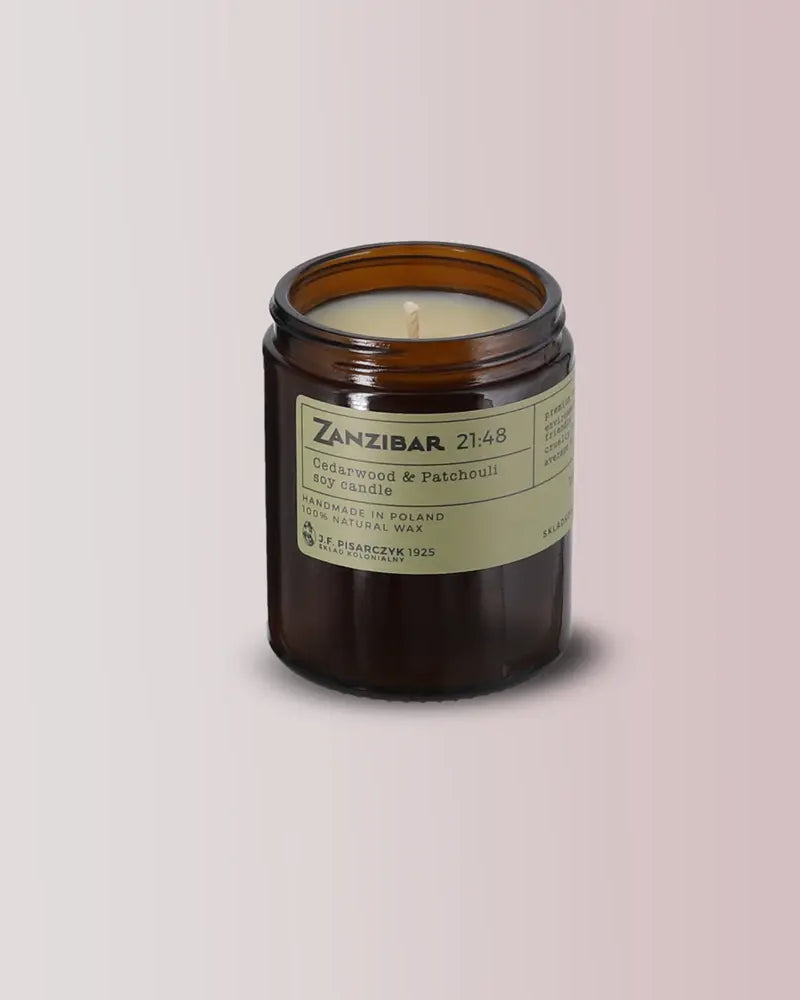 ZANZIBAR 21:48 Cedarwood & Patchouli - Świeca sojowa premium - Kolekcja Travels