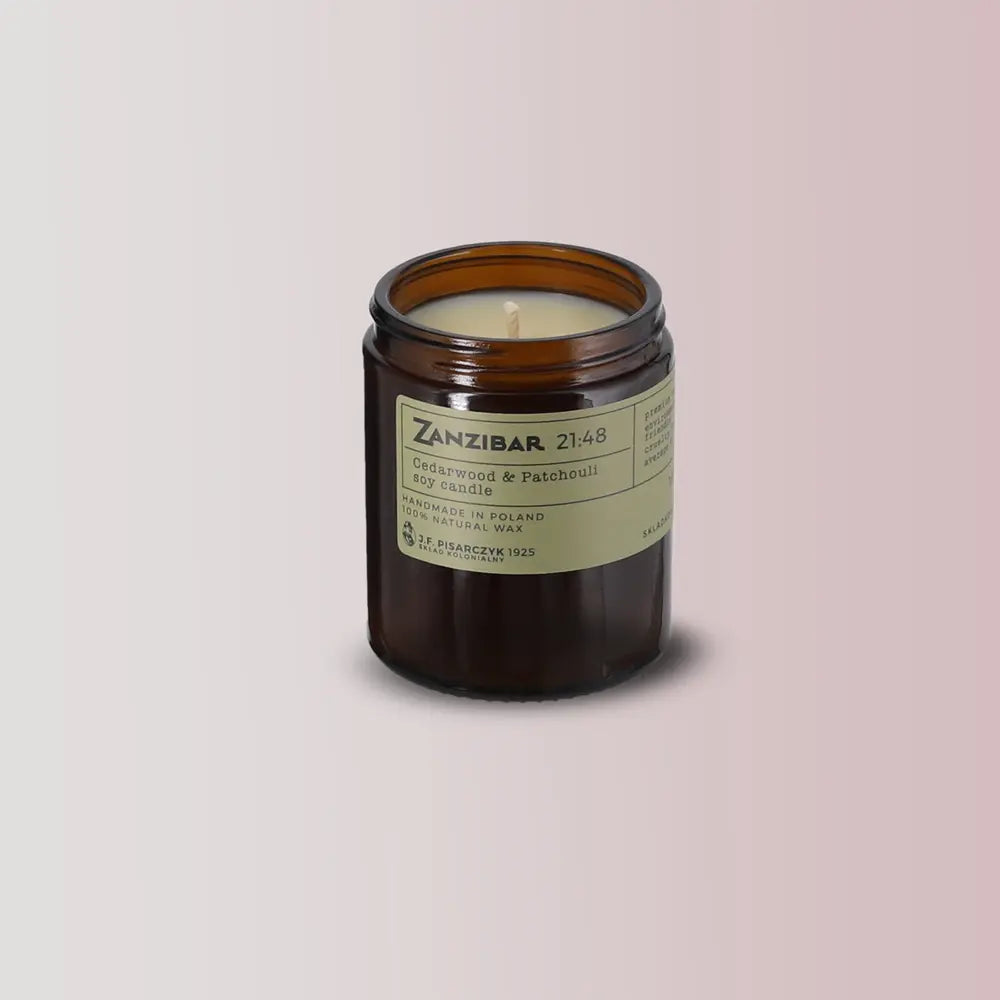 ZANZIBAR 21:48 Cedarwood & Patchouli - Świeca sojowa premium - Kolekcja Travels